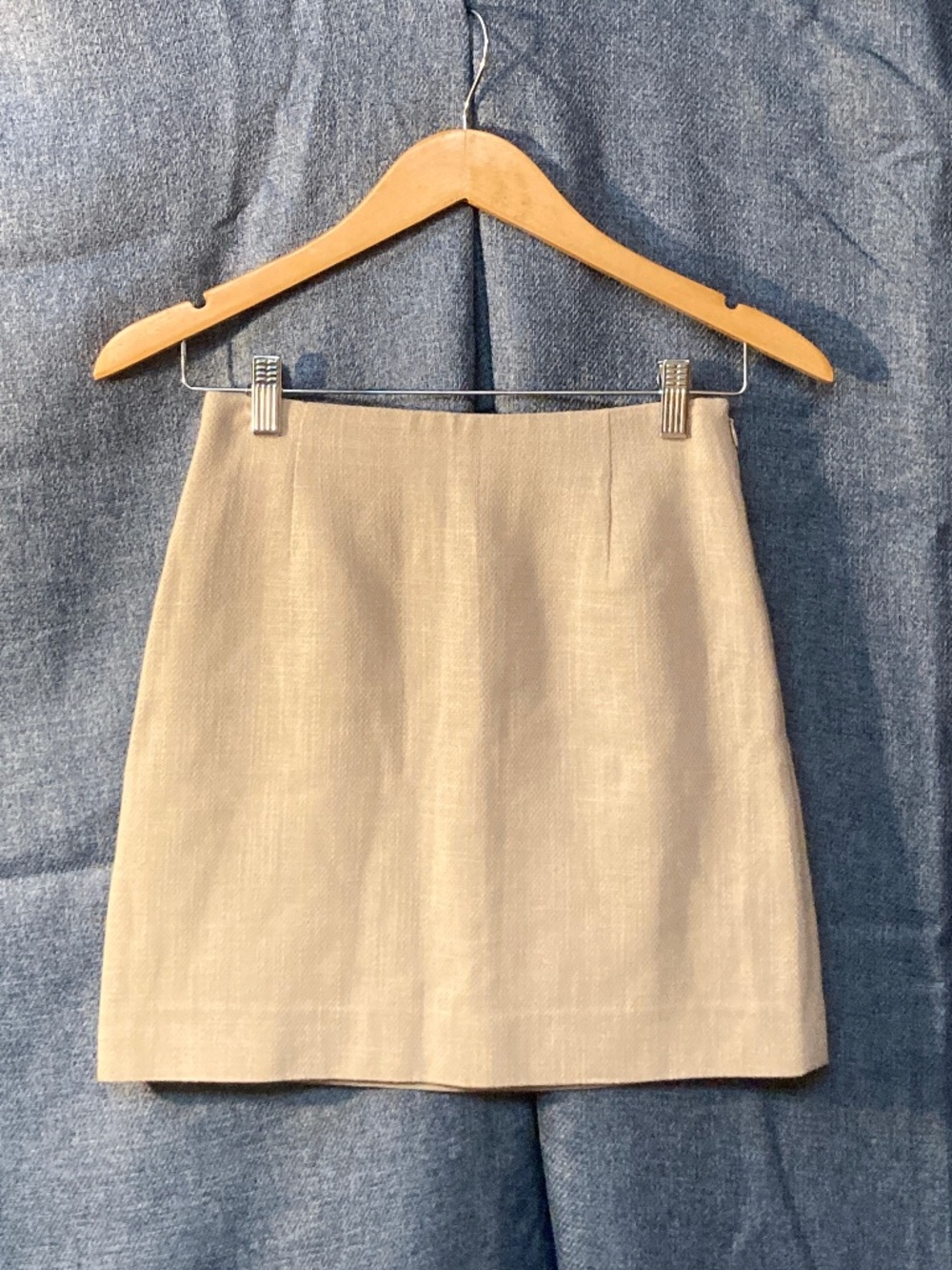 H&M Textured Beige Tailored Mini Skirt - Invisible Zip - Size 2